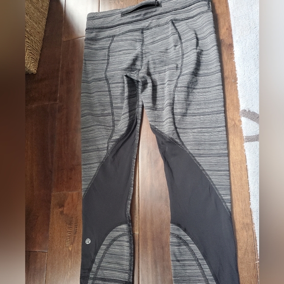 lululemon athletica Pants - Lululemon Capris athletica black and gray leggings size 6 cropped . Packet on ba